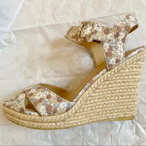 Colin Stuart Shoes - Colin Stewart White Platform Heels